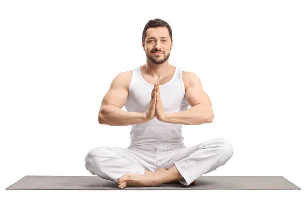 Adapter Jeune Homme Vêtements Blancs Pratiquant Méditation Yoga Sur Sol — Photo