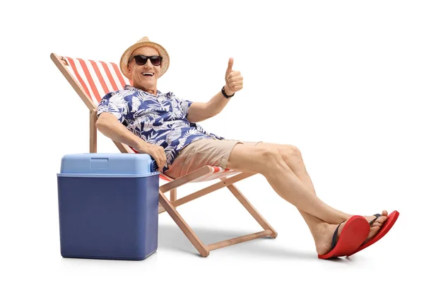 Elderly Man Sitting Deckchair Amd Showing Thumbs Isolated White Background — Stock Photo, Image