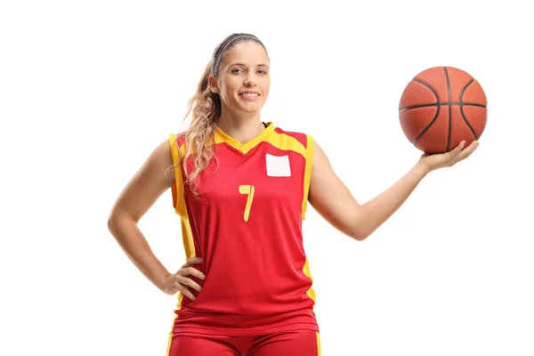 Pemain Basket Wanita Berpose Dengan Bola Terisolasi Latar Belakang Putih — Stok Foto