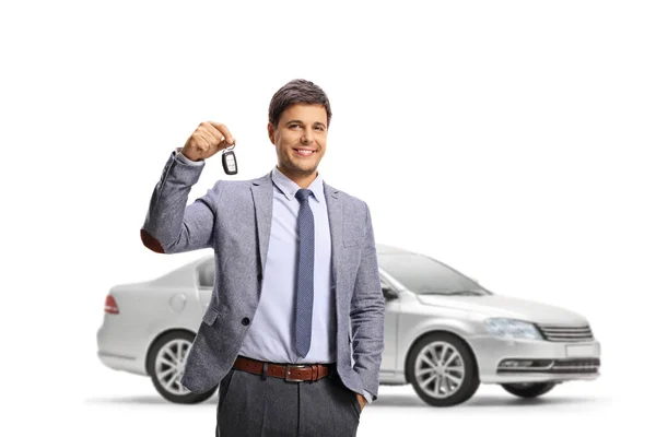 Hombre Feliz Comprando Nuevo Coche Plateado Sosteniendo Las Llaves Aisladas —  Fotos de Stock