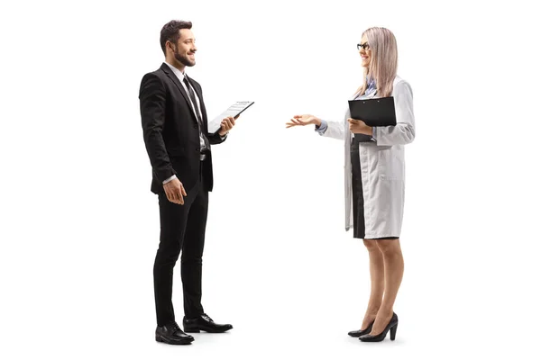 Full Length Profile Shot Female Doctor Talking Professional Man Black — Stock Photo, Image