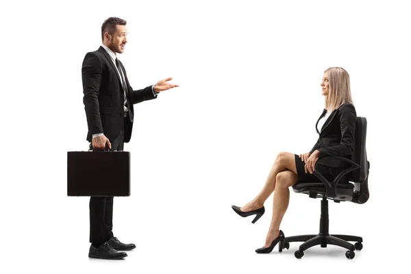 Full Length Profile Shot Man Formal Black Suit Talking Businesswoman — Stock Photo, Image