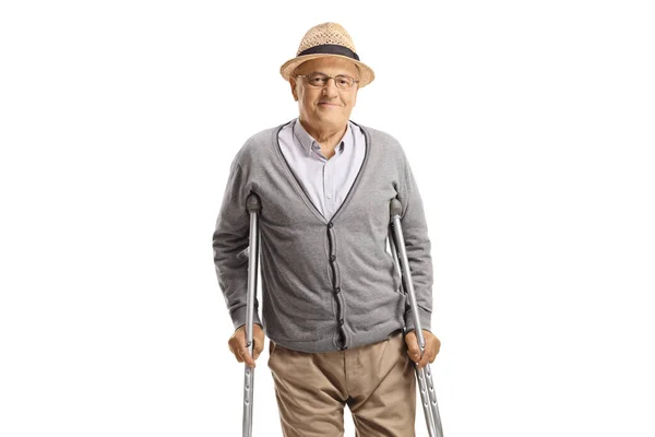 Anciano Caminando Con Muletas Sonriendo Cámara Aislada Sobre Fondo Blanco —  Fotos de Stock