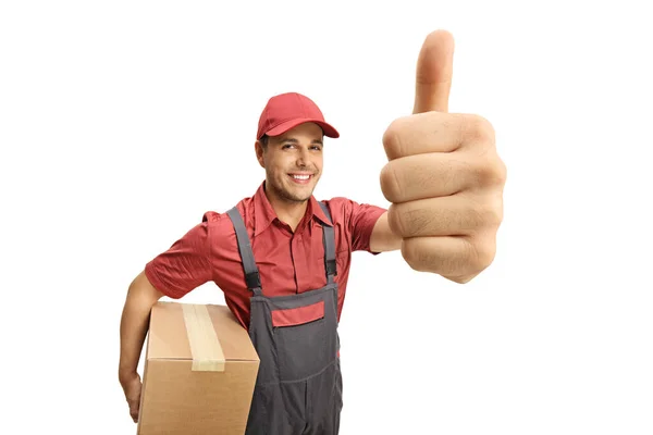 Mensageiro Masculino Mostrando Polegares Para Cima Carregando Uma Caixa Isolada — Fotografia de Stock