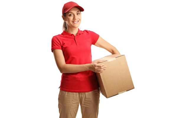 Courrier Féminin Tenant Une Boîte Carton Isolée Sur Fond Blanc — Photo