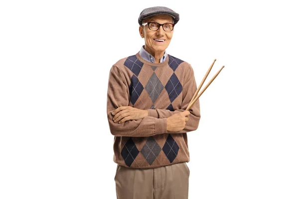 Glimlachende Oudere Man Met Een Paar Drumsticks Geïsoleerd Witte Achtergrond — Stockfoto