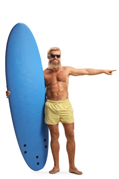 Pełny Portret Brodatego Surfera Deską Surfingową Skierowaną Stronę Odizolowanego Białym — Zdjęcie stockowe