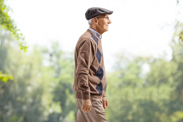 Elderly Gentleman Walking Park — Stock Photo, Image