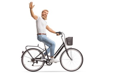 Sarışın sakallı, bıyıklı, bisiklet süren ve beyaz arka planda izole edilmiş el sallayan neşeli genç hippi.