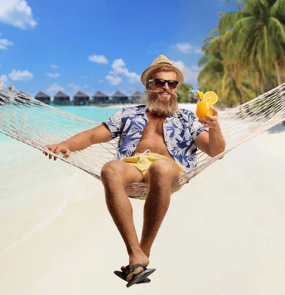 Bearded Guy Enjoying Hammock Cocktail Exotic Beach Water Villas Background — Stock Photo, Image