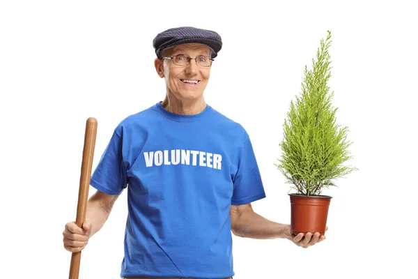 Anciano Voluntario Sosteniendo Una Planta Una Pala Aisladas Sobre Fondo — Foto de Stock