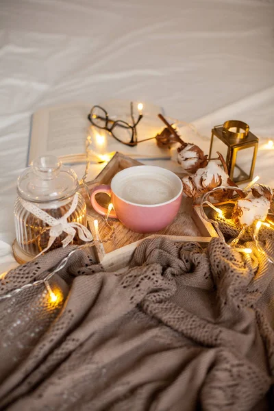 Mug Hot Cappuccino Wooden Tray Bed Cozy Decor Breakfast Mug — Stock Photo, Image