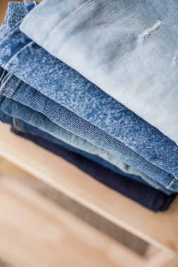 Kot pantolon, kot pamuk, mavi. Kot iç yığını. Giysi. Rahat.