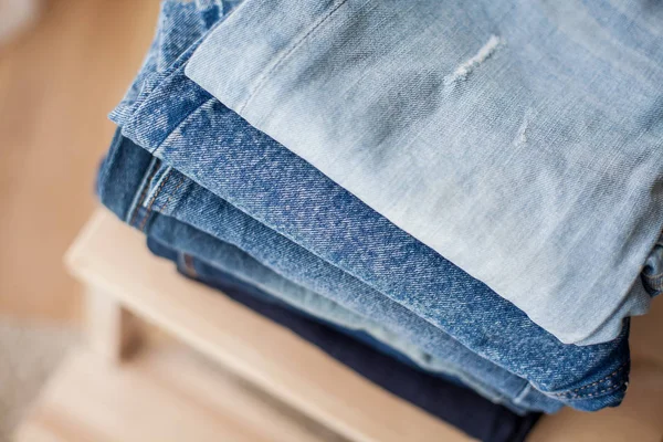 Jeans Denim Katoen Blauw Stack Jeans Het Interieur Kleding Gezellige — Stockfoto