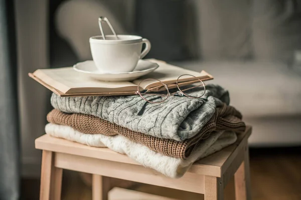 Toned Photo Autumn Decor Mug Hot Tea Knitted Sweaters Book — Stock Photo, Image