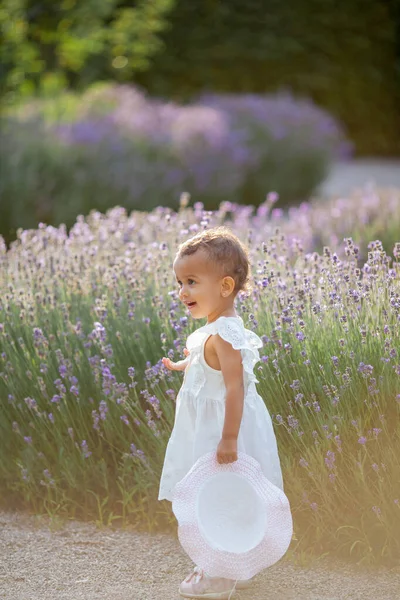 Beautiful Young Mother Her Little Daughter Blooming Lavender International Family — Stock Photo, Image