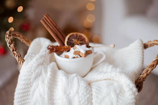 Wicker Basket Knitted Sweater Dried Citruses Cinnamon Sticks Christmas Cookies — Stock Photo, Image