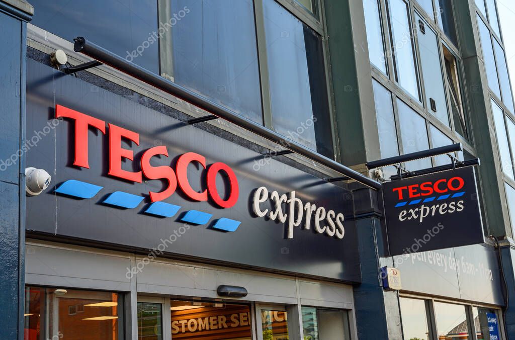 Bromley (Gran Londres), Kent, Reino Unido. Tienda Tesco Express en