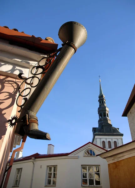 Decoración Inusual Forma Bota Tallin Estonia Visto Lado Una Casa — Foto de Stock