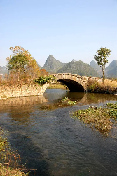 Guangxi Guangxi Guilin Yangshuo Yakınlarındaki Yulong Nehri Nin Manzarası Yangshuo — Stok fotoğraf