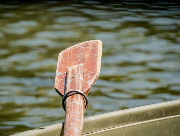 Közelebb Egy Csónak Vagy Evező Fülével Tavon — Stock Fotó