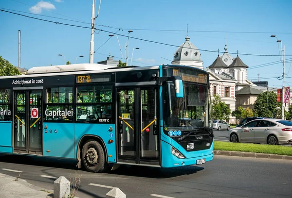 Bükreş / Romanya - 05.30.2020: Bükreş Ulaştırma Kurumuna (Societatea de Transport Bucureti -STB) ait otobüs.