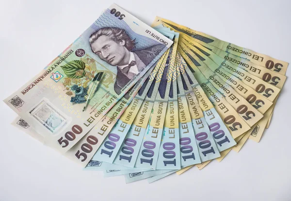 Mnoho 500 100 Ron Nebo Lei Rumunských Bankovek Bílém Pozadí — Stock fotografie