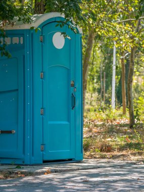 Romanya 'nın Bükreş kentinde halka açık biyo-tuvaletler.