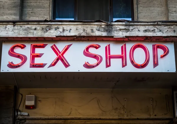 Detalhe Com Sinal Néon Sex Shop Prédio Bucareste — Fotografia de Stock