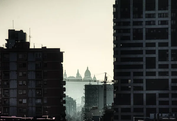 Paisagem Urbana Com Toque Artístico Edifícios Altos Nevoeiro — Fotografia de Stock