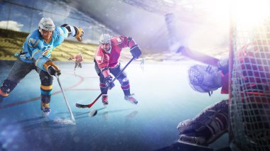 Profesyonel hokey oyuncuları grand arenada iş başında
