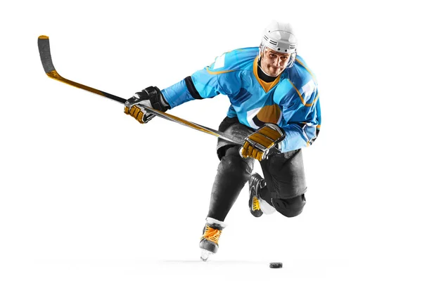 Jogador profissional de hóquei no gelo em ação no backgound branco — Fotografia de Stock