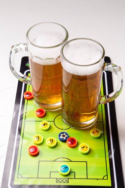 İki bardak bira, Masa futbolu resmini