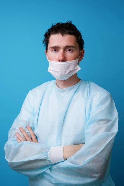 Хірург у стерильній блакитній формі — стокове фото