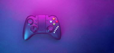 Violet tablo arka planda Gamepad.