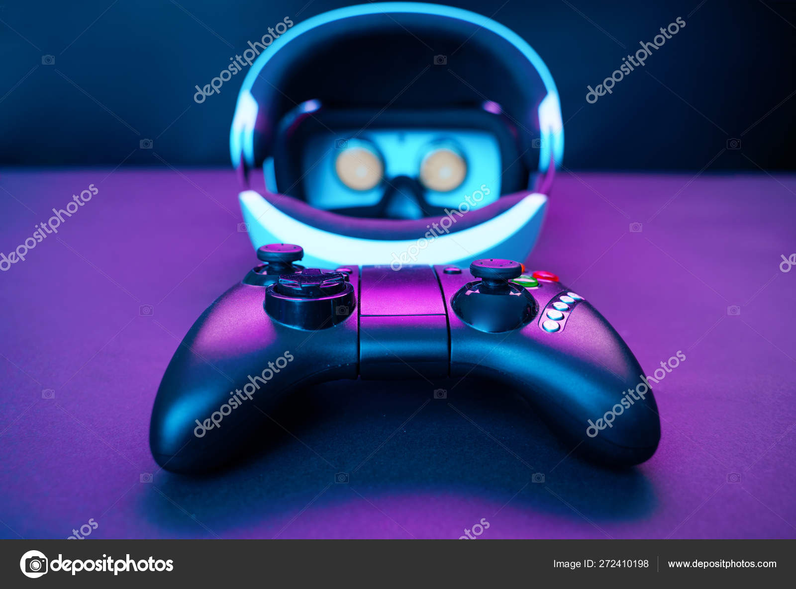 Casque de réalité virtuelle avec manette — Photo de stock par