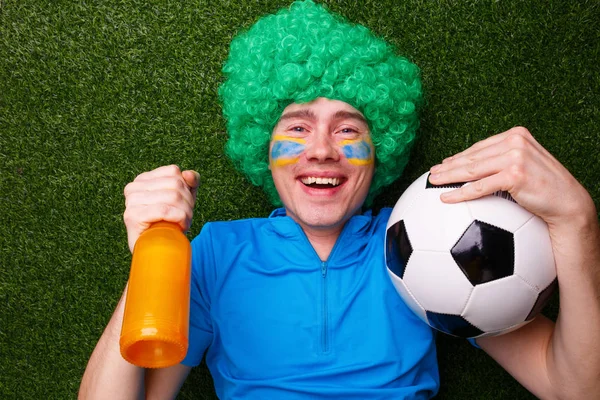 Football fan support his team and celebrate a goal — Stock Photo, Image