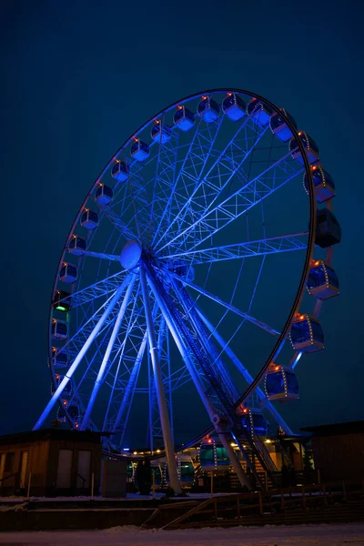 Photo of ferris wheel against background of night sky — Stock Photo, Image