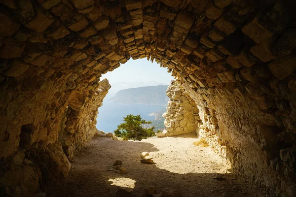 Θέα από το ερείπιο Κάστρο Μονόλιθου στη Ρόδο, Δωδεκάνησα, Μεσόγειο Θάλασσα, Ελλάδα — Φωτογραφία Αρχείου
