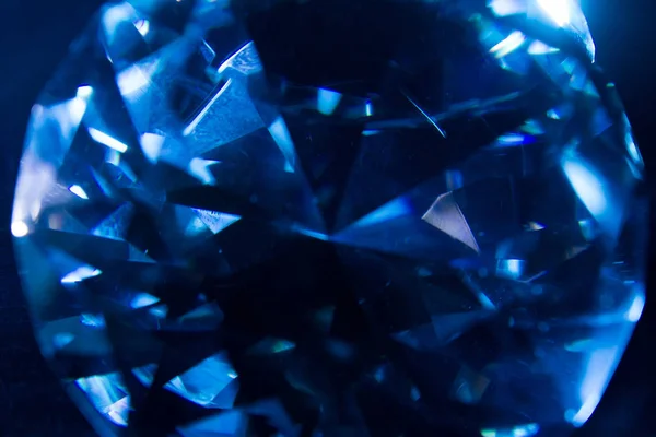 ダイヤモンド クローズ アップ テクスチャを輝く青い氷冷のマクロ写真 — ストック写真