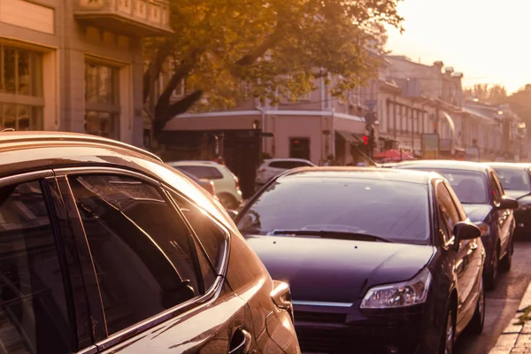 Odessa Ukraina Września 2018 Zaparkowanych Samochodów Stojących Zachód Ulica Parkingu — Zdjęcie stockowe
