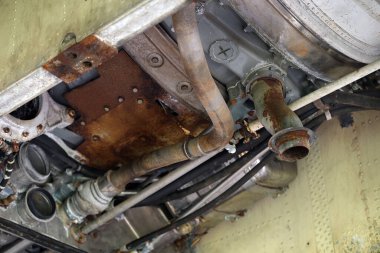 İngiliz V bombardıman uçağı Avro Vulcan 'a güç sağlamak için kullanılan bir Olympus turbo jetinin parçası..