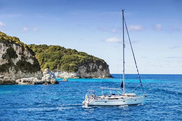 Baía Bonita Com Veleiro Iate Veleiro Mar Mediterrâneo Yachting Viagens — Fotografia de Stock