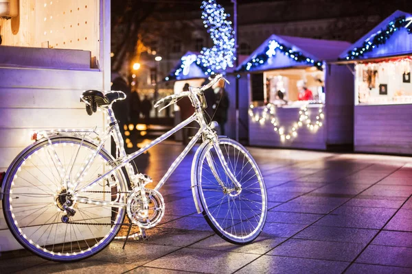 Традиційний Різдвяний Ринок Європі Вінтажний Велосипед Світлом Різдвяній Ярмарці — стокове фото