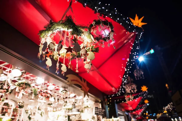 Продажі Прекрасних Різдвяних Прикрас Традиційній Ярмарку Різдва Європі — стокове фото