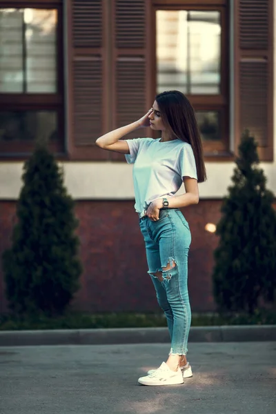 Menina Turística Bonita Rua Cidade Linda Jovem Modelo Mulher Retrato — Fotografia de Stock