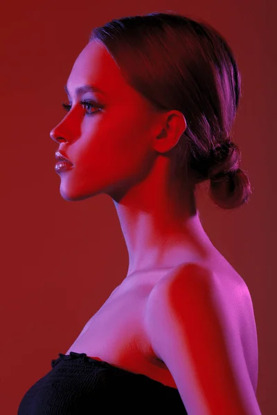 Moda Kolorowy Makijaż Portret Piękna Modelka Neon Światła Studio Kobieta — Zdjęcie stockowe