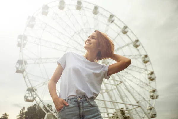 Menina Turística Bonita Rua Cidade Linda Jovem Modelo Mulher Retrato — Fotografia de Stock