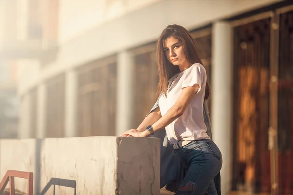 Mooi Toeristisch Meisje Straat Prachtige Jonge Model Vrouw Outdoor Portret — Stockfoto