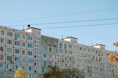 Eski Sovyet ekonomi sınıfı binalar. Sovyet mimari tarzı. Apartman bloğu.